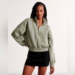 Abercrombie & Fitch Essential Sunday Half Zip Cream Cropped Sweatshirt